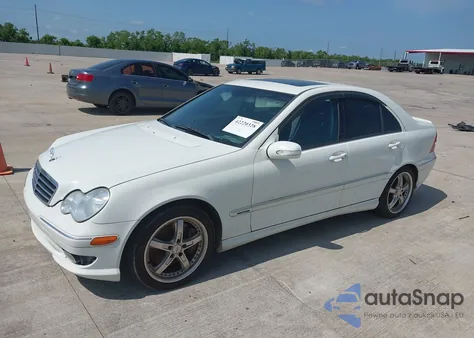 2007 Mercedes-Benz C 230 Sport z USA, uszkodzony, nr VIN WDBRF52H37F936352